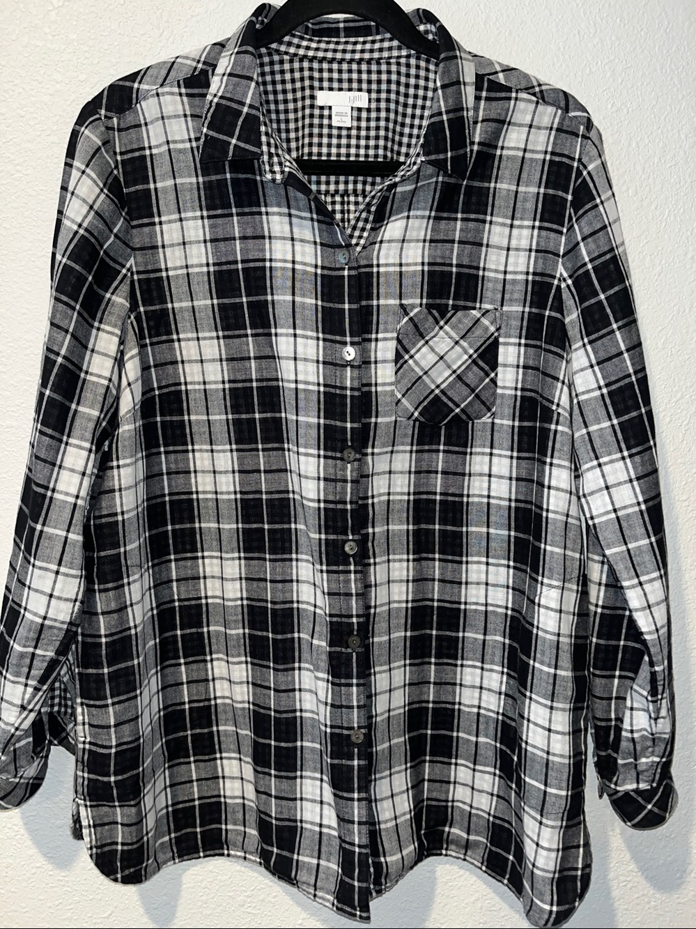 J. Jill Black & White Plaid Button-Down Shirt, Tunic style
Sz LP